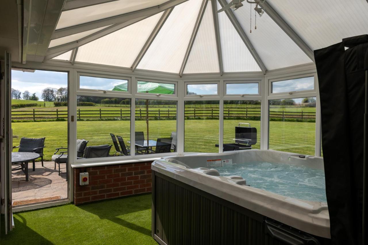 Tixall Manor Farm ستافورد المظهر الخارجي الصورة