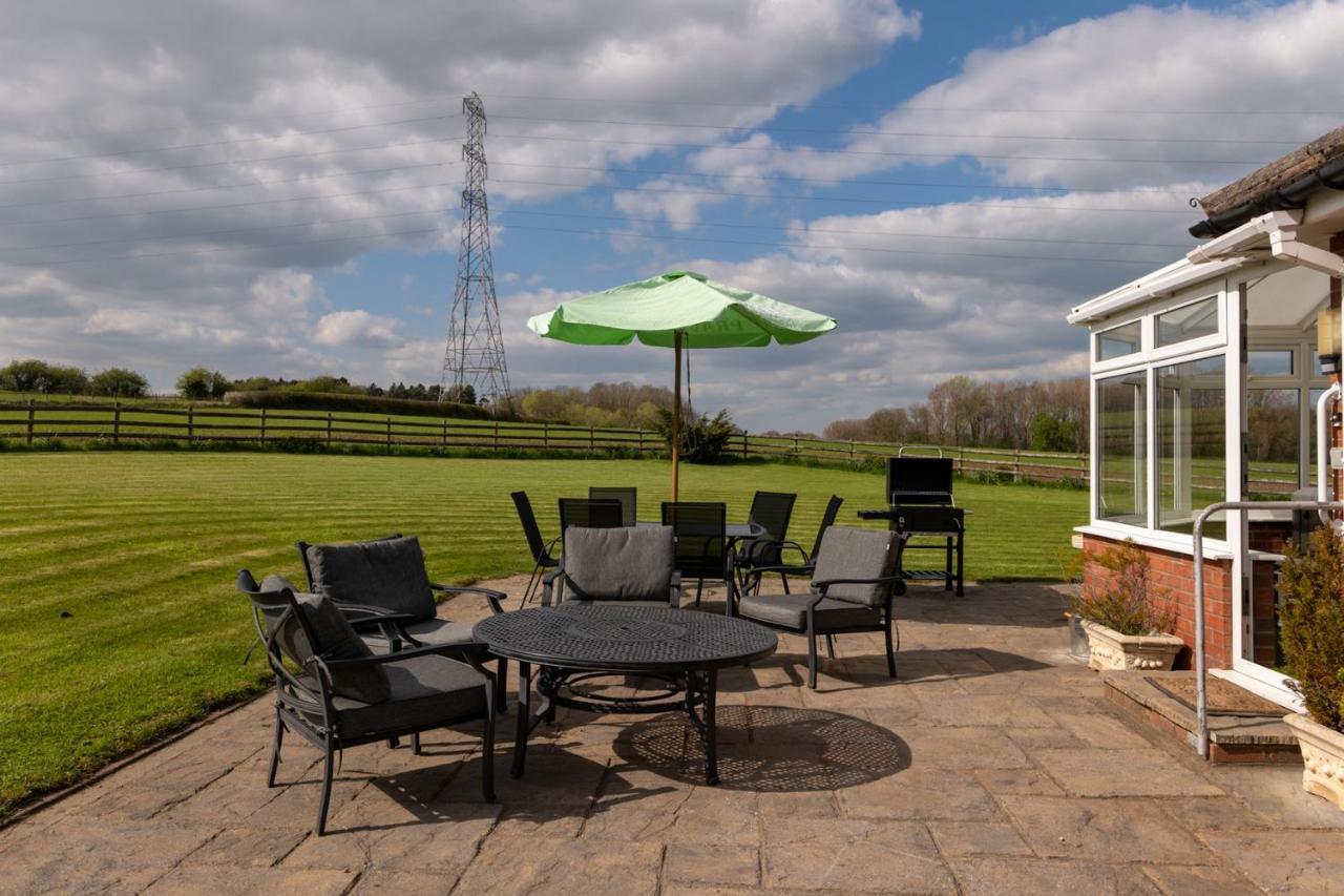 Tixall Manor Farm ستافورد المظهر الخارجي الصورة