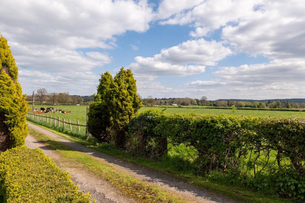 Tixall Manor Farm ستافورد المظهر الخارجي الصورة