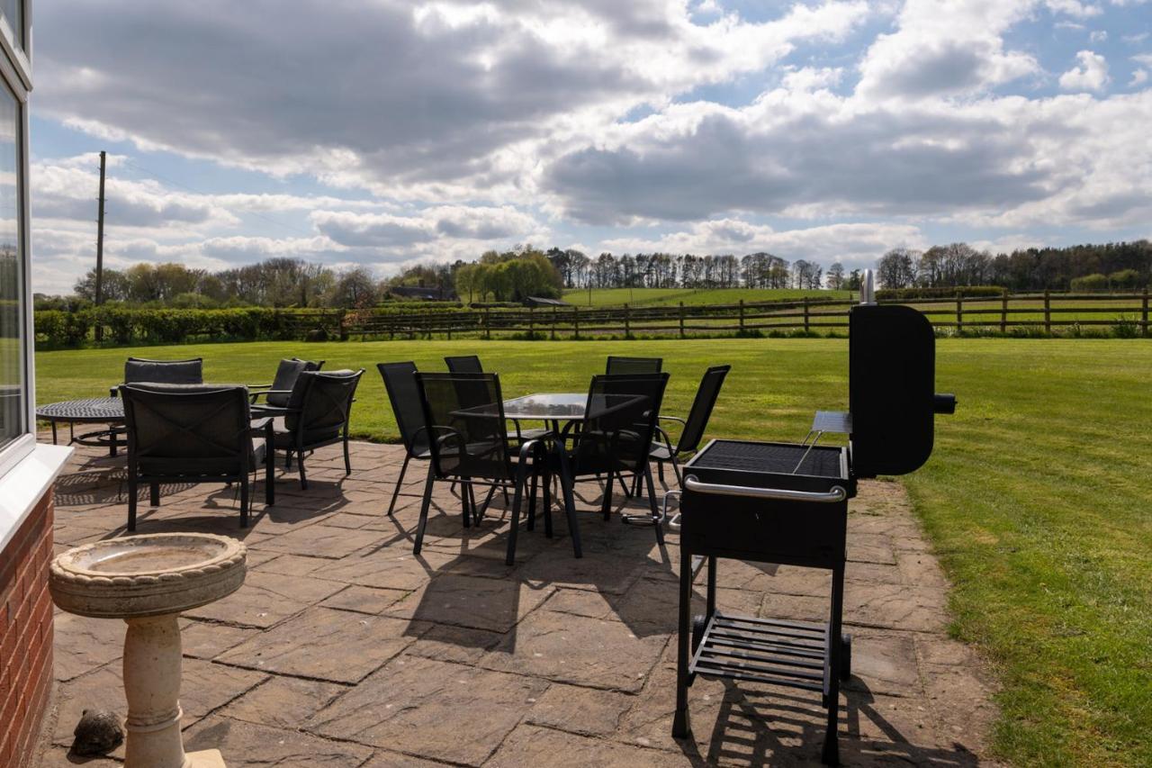Tixall Manor Farm ستافورد المظهر الخارجي الصورة